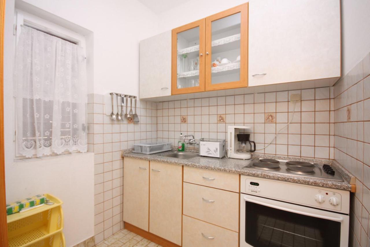 Apartments With A Parking Space Kampor, Rab - 4984 Bagian luar foto